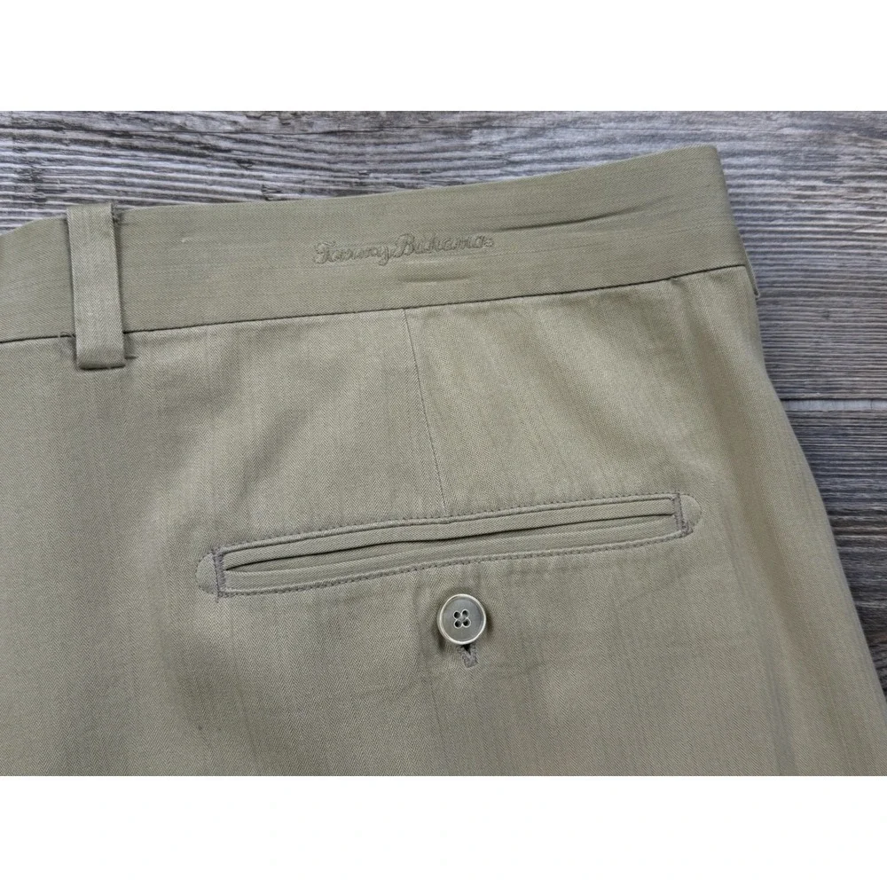 Tommy Bahama Silk‎ Blend Beige Pleated Shorts Size 40 Golf Resort Wear Preppy